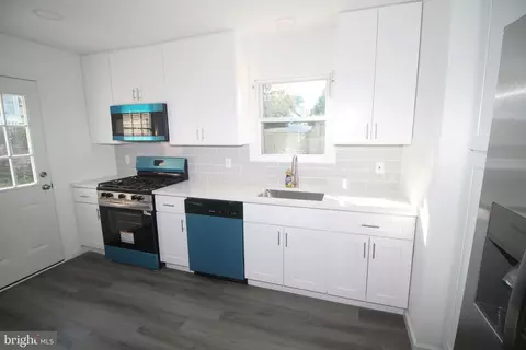 Kitchen - 5 Sandy La, Hamilton, NJ 08610 photo 1 of 1