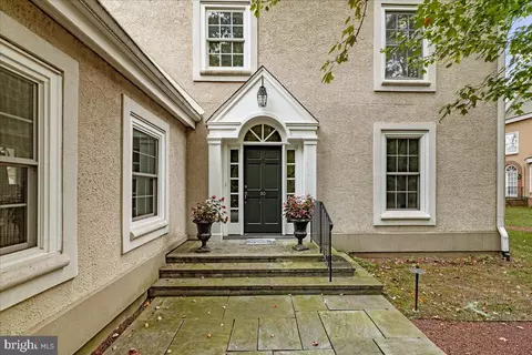 30 Governors Ln, Princeton, NJ 08540