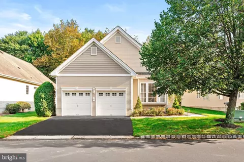 5 Swallow Dr, Hamilton, NJ 08690