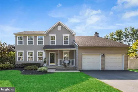 24 Karena Ln, Lawrence Township, NJ 08648