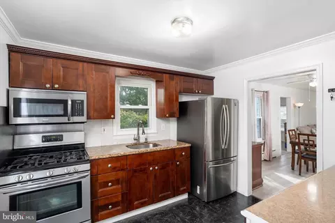Entry Way - 118 Hazel, Ewing, NJ 08638 photo 5 of 6
