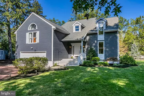45 Willow Rd, Lawrenceville, NJ 08648