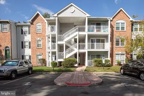 15 Versailles Ct, Hamilton, NJ 08619
