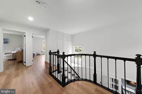 Entry Way - 32 Baldwin St, Pennington, NJ 08534 photo 7 of 11