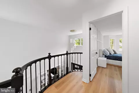 Entry Way - 32 Baldwin St, Pennington, NJ 08534 photo 8 of 11