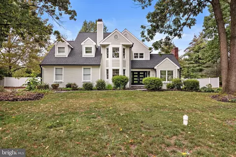 32 Baldwin St, Pennington, NJ 08534