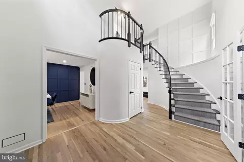 Entry Way - 32 Baldwin St, Pennington, NJ 08534 photo 5 of 11