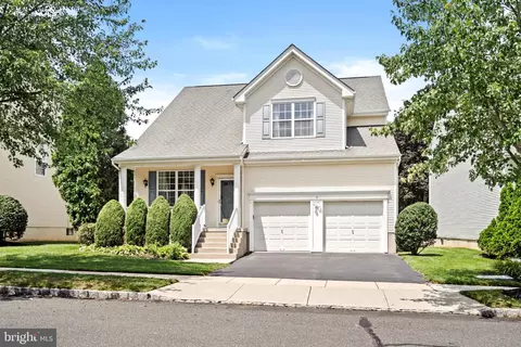 21 Eldridge Dr, Robbinsville, NJ 08691