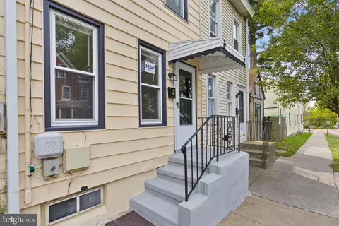 19 Landing St, Trenton, NJ 08611