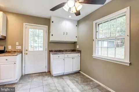 Entry Way - 86 Jacobs Creek Rd, Ewing, NJ 08628 photo 1 of 2