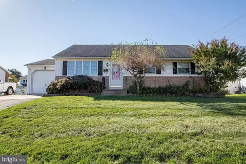 50 Elmont Rd, Hamilton, NJ 08610