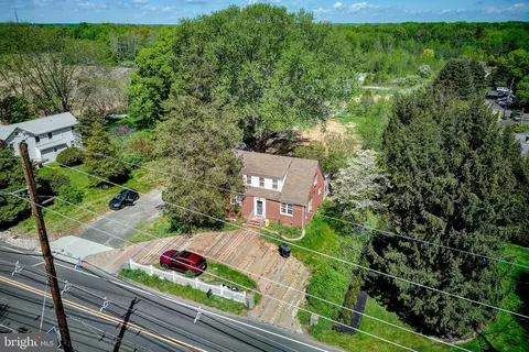 760 Village Rd W, Princeton Junction, NJ 08550