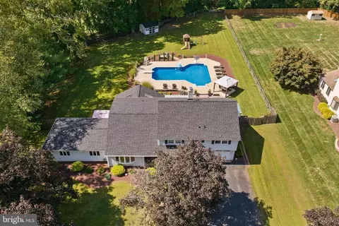 420 Extonville Rd, Allentown, NJ 08501