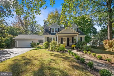 12 Ingleside Ave, Pennington, NJ 08534