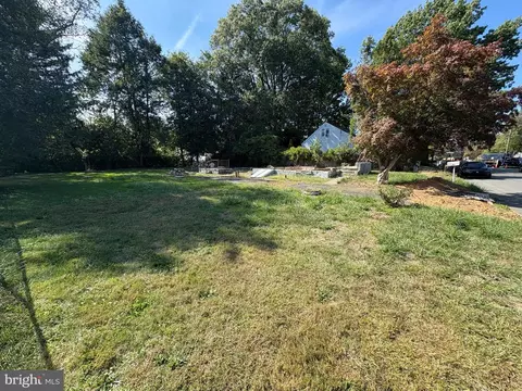91 Groveland Ave, Ewing, NJ 08638