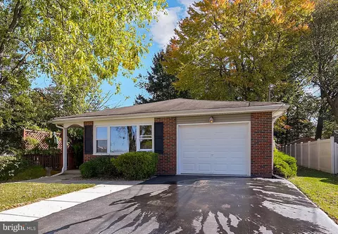 33 Sunset Ave, Ewing, NJ 08628