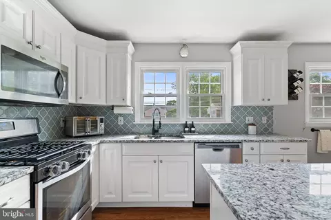 Kitchen - 21 Decou Ave, Ewing, NJ 08628 photo 4 of 5