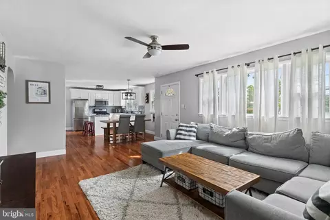 Entry Way - 21 Decou Ave, Ewing, NJ 08628 photo 2 of 4