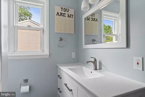 Bath - 21 Decou Ave, Ewing, NJ 08628 photo 2 of 3