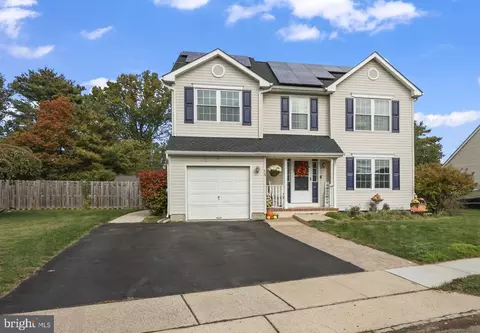 14 Kristopher Dr, Hamilton, NJ 08620