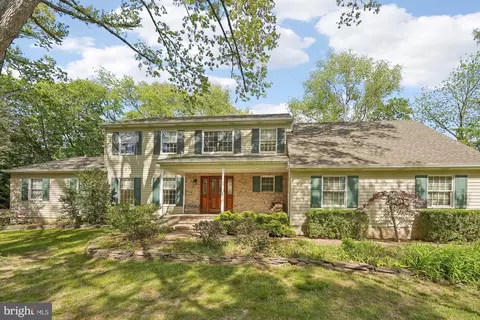 924 Hughes Dr, Hamilton, NJ 08690