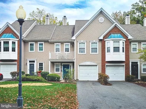112 Treymore Ct, Pennington, NJ 08534