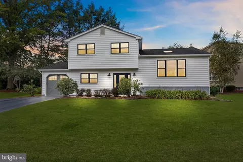 47 Wesleyan Dr, Hamilton, NJ 08690