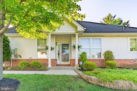 233 Burholme Dr, Hamilton, NJ 08691