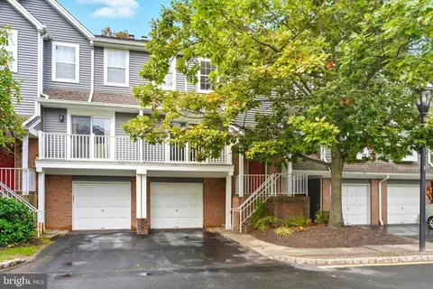 53 E Shrewsbury Pl, Princeton, NJ 08540