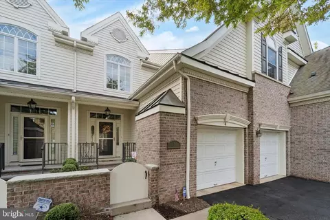 4 Schindler Ct, Lawrence Township, NJ 08648
