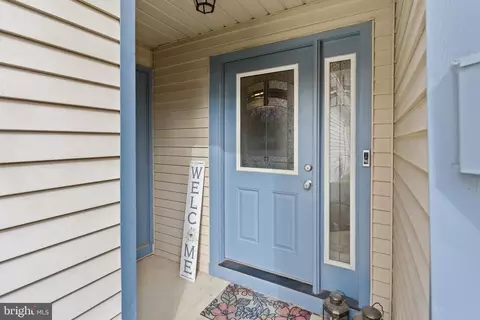 Entry Way - 37 Willow Bend Dr, Hamilton, NJ 08690 photo 2 of 8