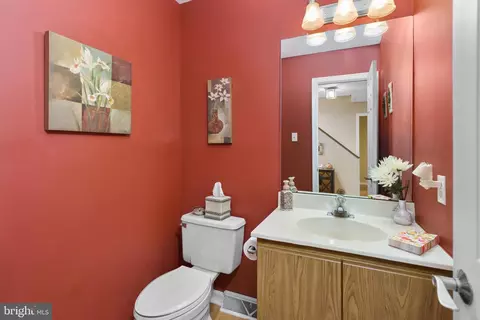 Entry Way - 37 Willow Bend Dr, Hamilton, NJ 08690 photo 3 of 8