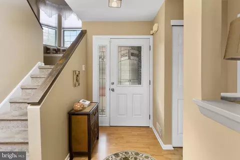 Entry Way - 37 Willow Bend Dr, Hamilton, NJ 08690 photo 4 of 8