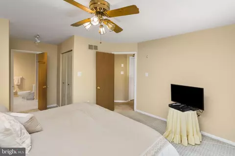 Bedroom - 37 Willow Bend Dr, Hamilton, NJ 08690 photo 2 of 2