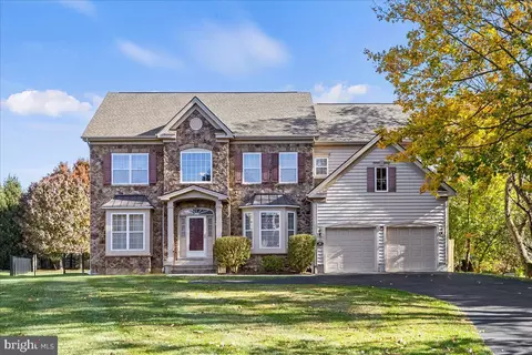30 Tamar Ct, Lawrence Township, NJ 08648