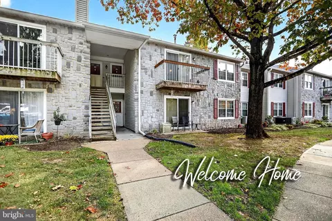 13 Azalea Ct, Lawrenceville, NJ 08648