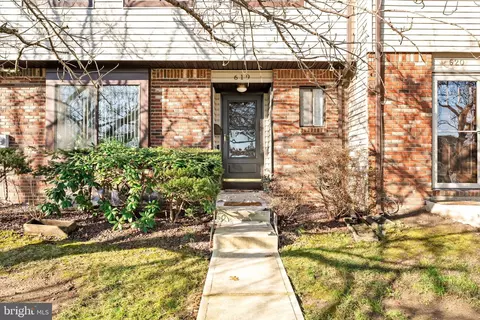 619 Edison Dr, Hightstown, NJ 08520
