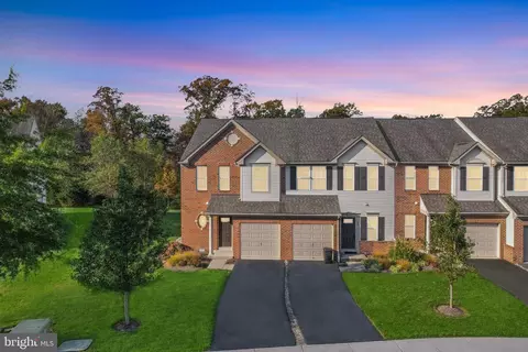 90 Sundance Dr, Hamilton, NJ 08619