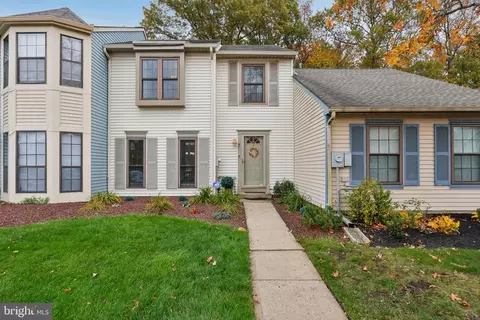 7 Banbury Ct, Robbinsville, NJ 08691