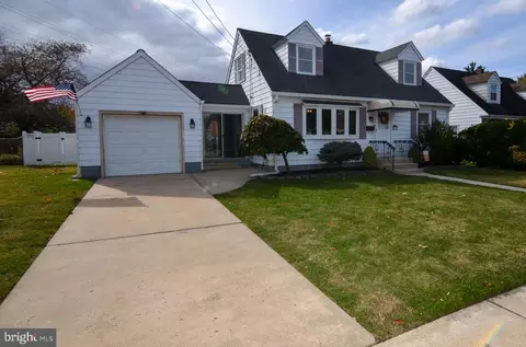 949 Schiller Ave, Hamilton, NJ 08610