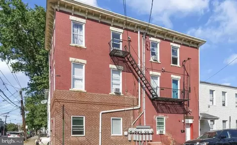 724 Division St, Trenton, NJ 08611