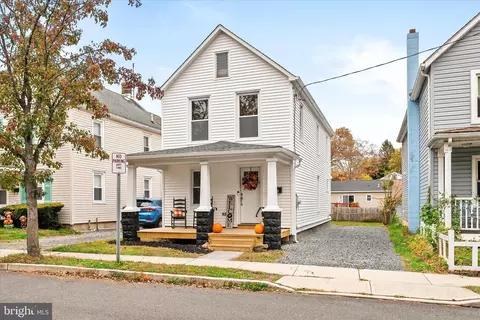 104 1st Ave, Hightstown, NJ 08520