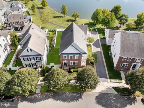 18 North St, Robbinsville, NJ 08691