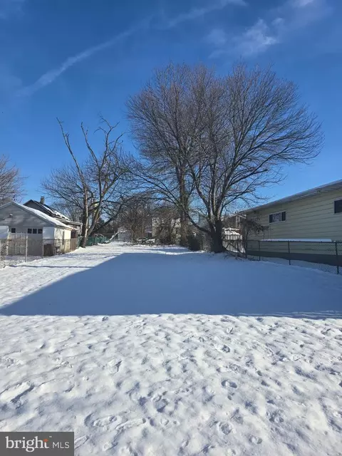 Dreyden Ave, Ewing, NJ 08638