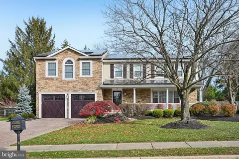 10 Wolfpack Ct, Hamilton, NJ 08619
