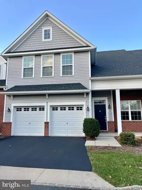 22 Old Foundry Dr, Pennington, NJ 08534
