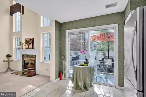 305 Deer Run Ct, Pennington, NJ 08534