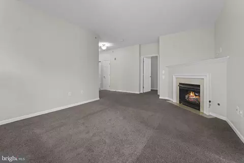 Living - 59 Kyle Way, Ewing, NJ 08628 photo 2 of 3