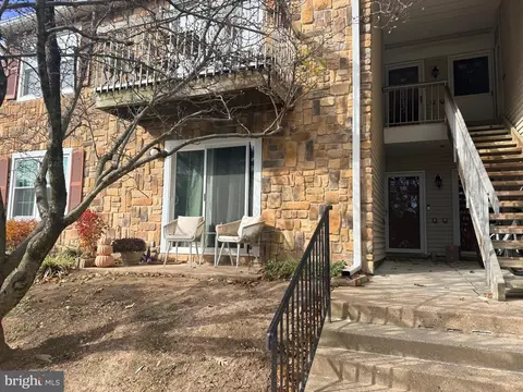 32 Juniper Ct, Lawrence, NJ 08648