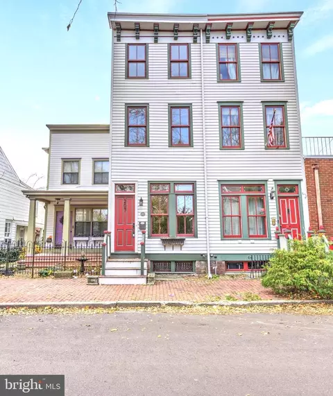 207 Jackson St, Trenton, NJ 08611